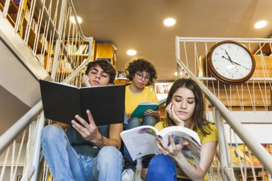 Обзор учебной литературы с CLIL для подростков