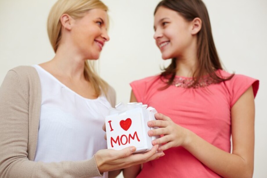 Mother’s Day (Worksheet for Pre-Intermediate level)
