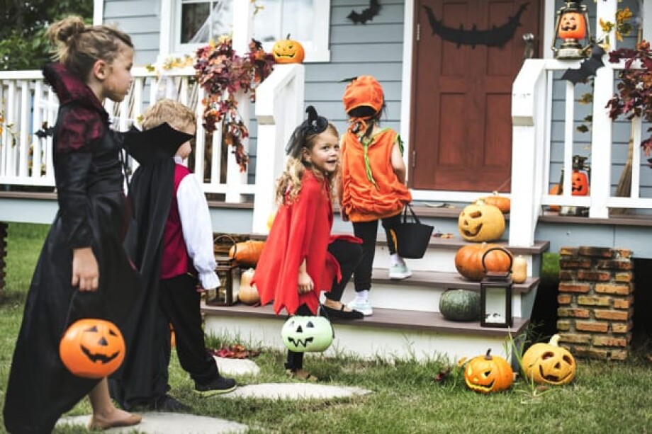 ESL Lesson Plan «Halloween Costumes» for Intermediate +