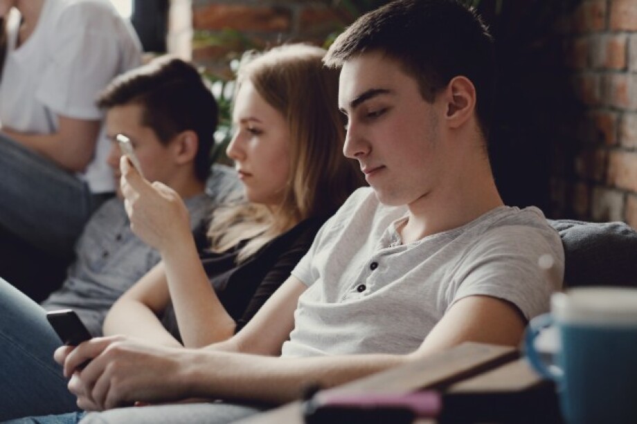 Цифровая зависимость у подростков: в чем опасность