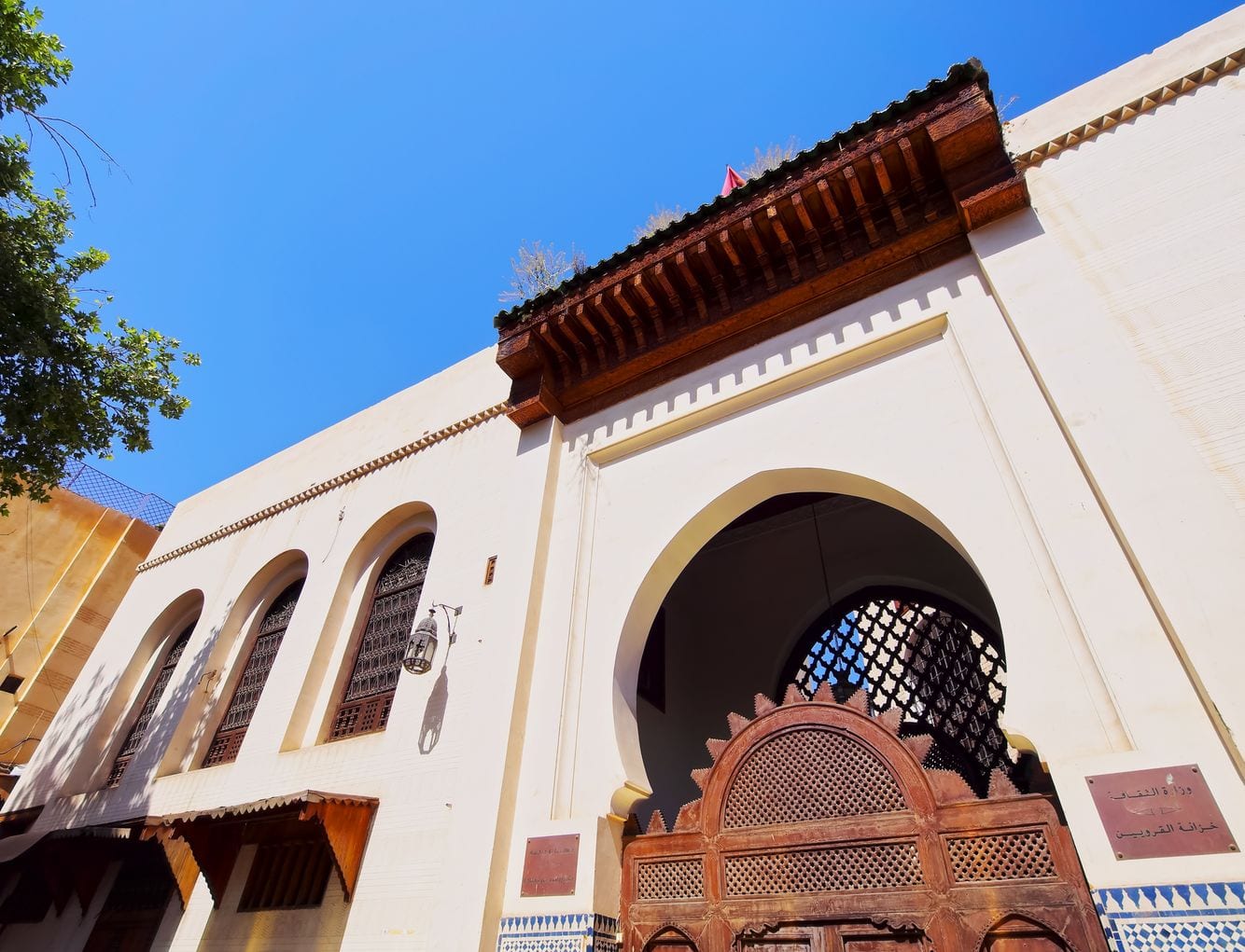 Вход в старейший университет Аль-Карауин, Фес, Марокко